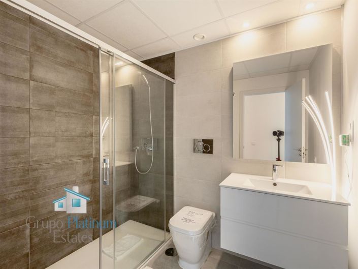 Image No.12-1 Bed Property for sale