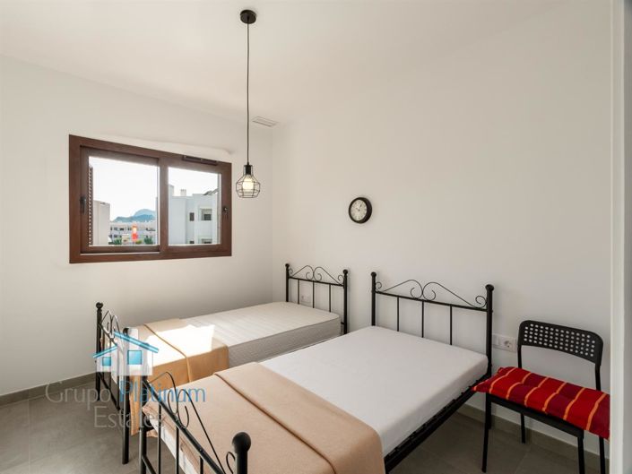 Image No.13-1 Bed Property for sale