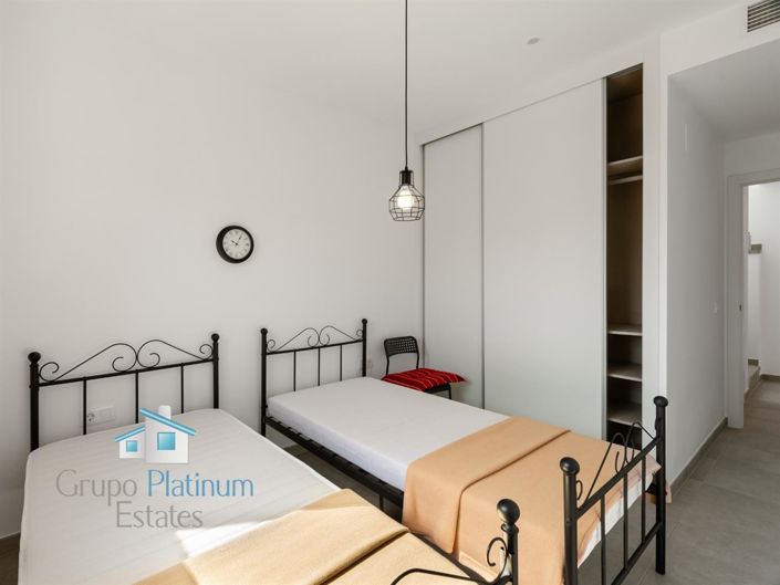 Image No.14-1 Bed Property for sale