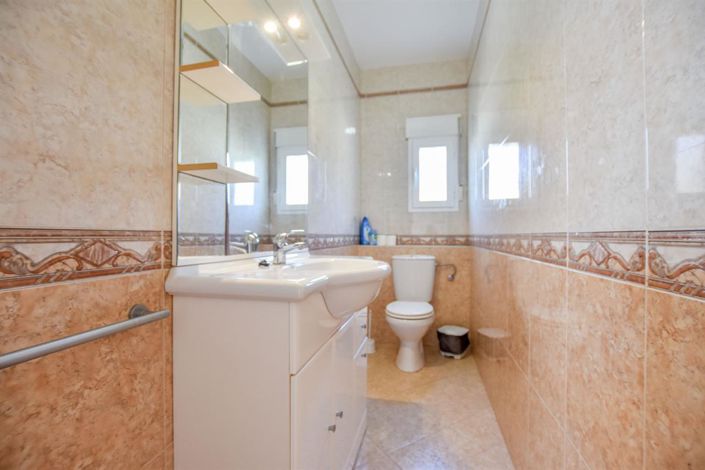 Image No.14-6 Bed Villa for sale