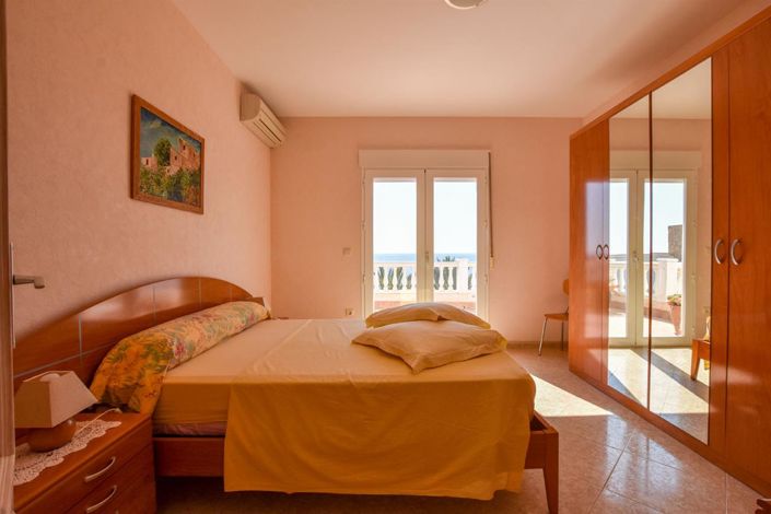 Image No.18-6 Bed Villa for sale