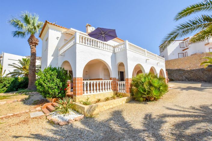 Image No.2-6 Bed Villa for sale