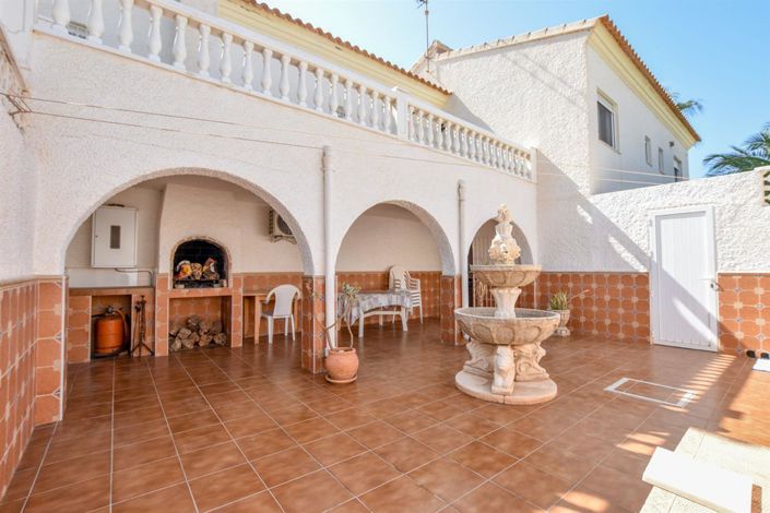 Image No.26-6 Bed Villa for sale