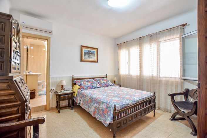 Image No.29-6 Bed Villa for sale