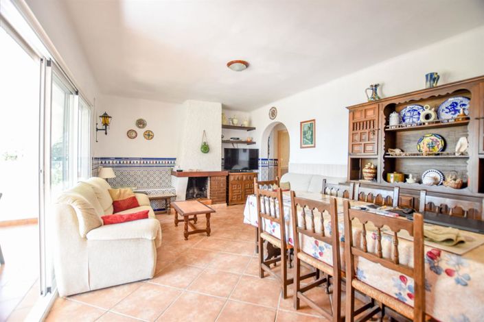 Image No.37-6 Bed Villa for sale