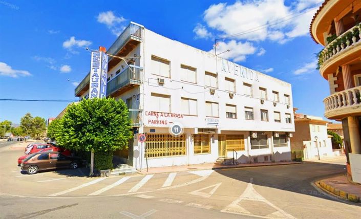 Image No.1-36 Bed Apartment for sale