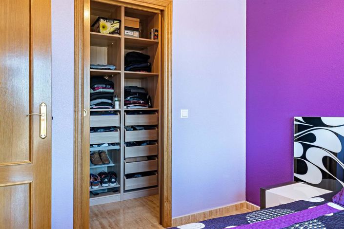 Image No.14-4 Bed Property for sale