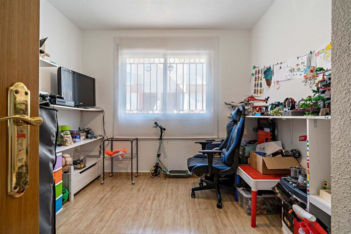 Image No.21-4 Bed Property for sale