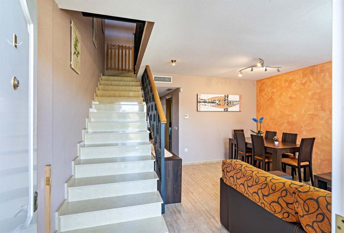 Image No.5-4 Bed Property for sale