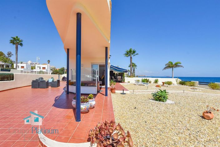 Image No.12-3 Bed Property for sale