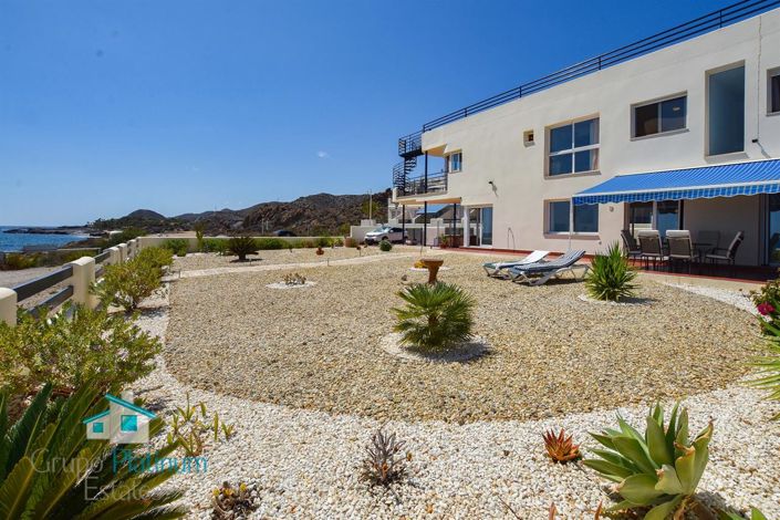 Image No.15-3 Bed Property for sale