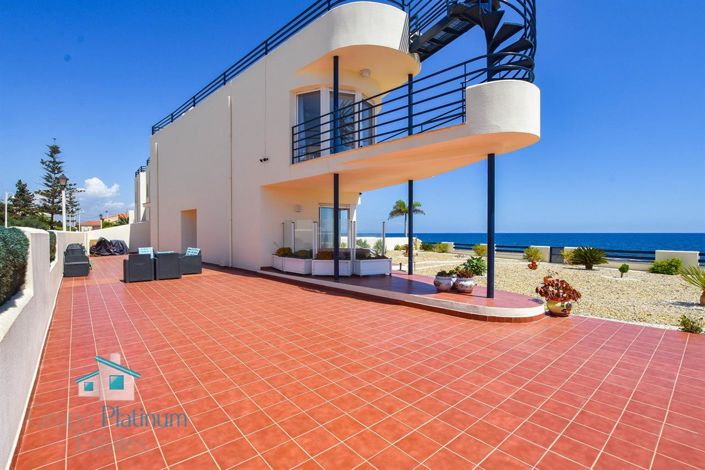 Image No.2-3 Bed Property for sale