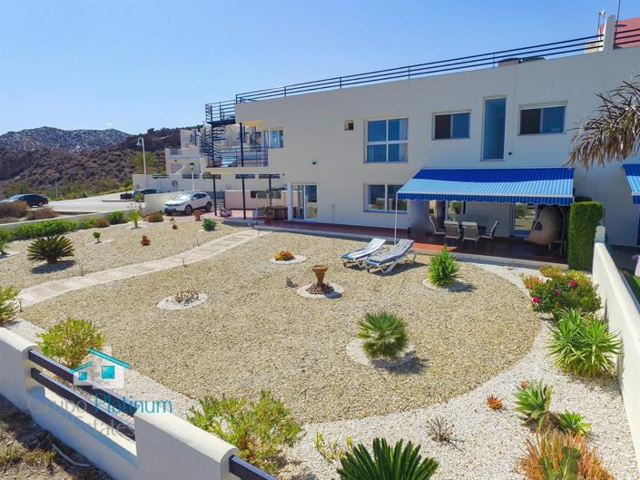 Image No.25-3 Bed Property for sale