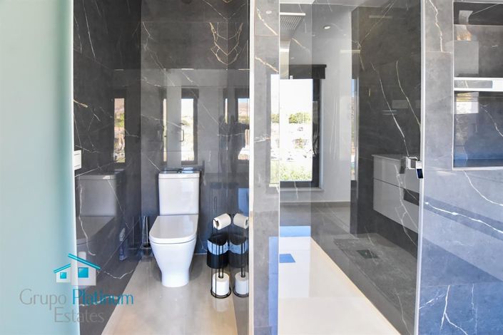 Image No.13-3 Bed Villa for sale