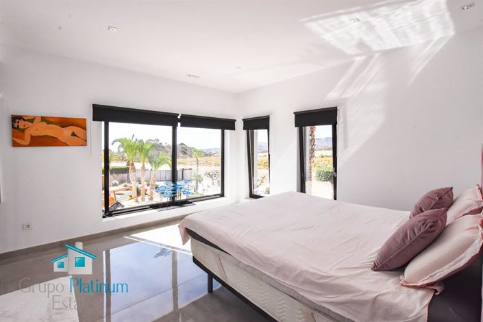 Image No.24-3 Bed Villa for sale