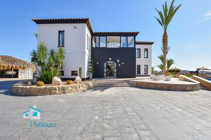 Image No.25-3 Bed Villa for sale