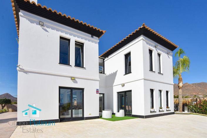 Image No.29-3 Bed Villa for sale