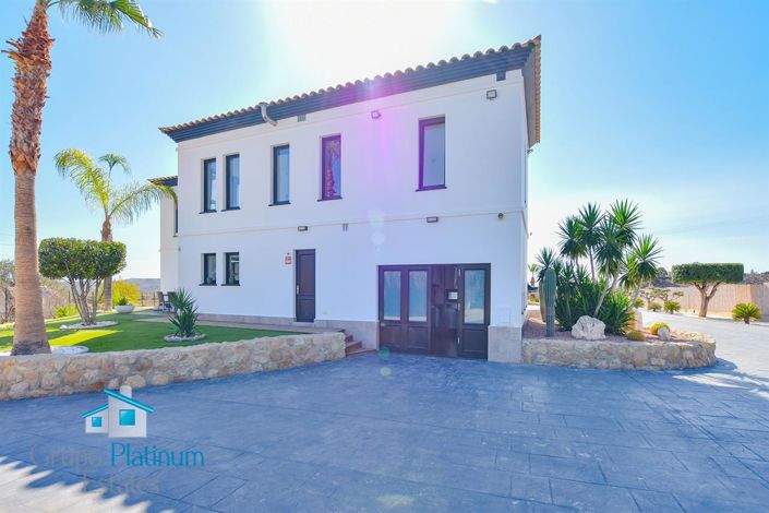 Image No.31-3 Bed Villa for sale