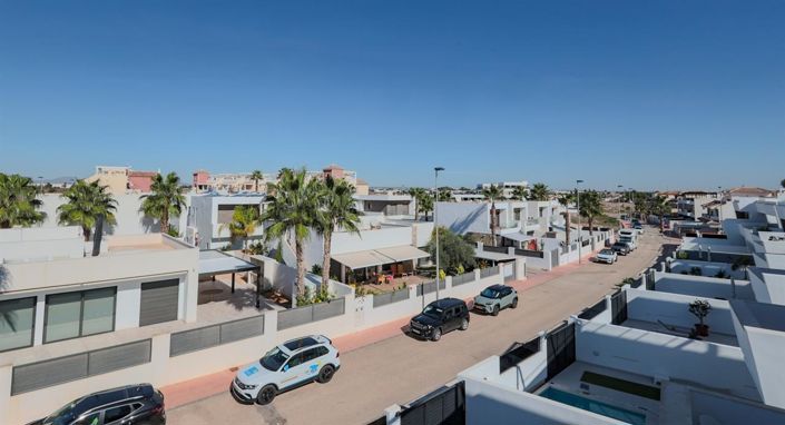 Image No.11-3 Bed Property for sale