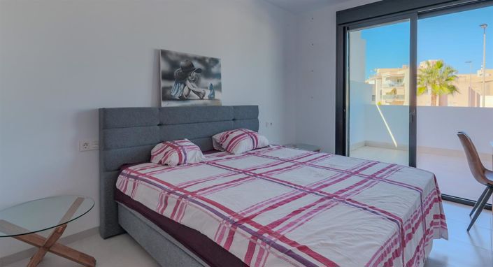 Image No.4-3 Bed Property for sale