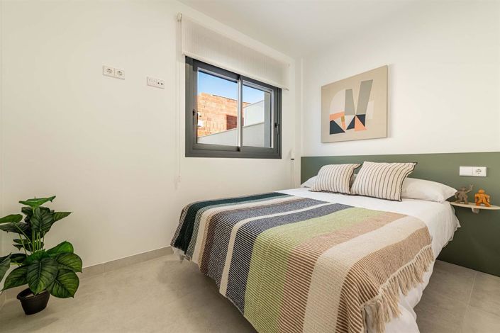 Image No.36-3 Bed Property for sale