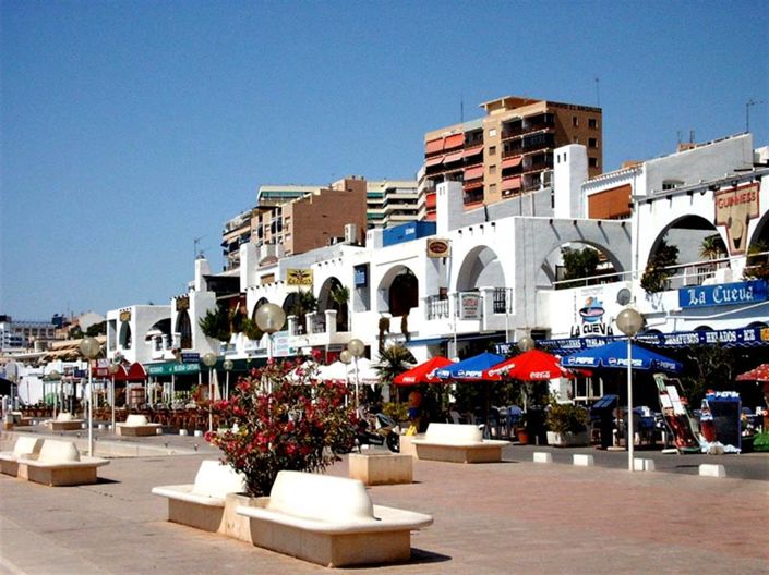 Image No.29-3 Bed Property for sale