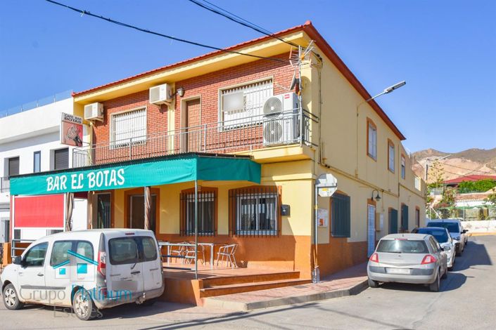 Image No.1-3 Bed Property for sale
