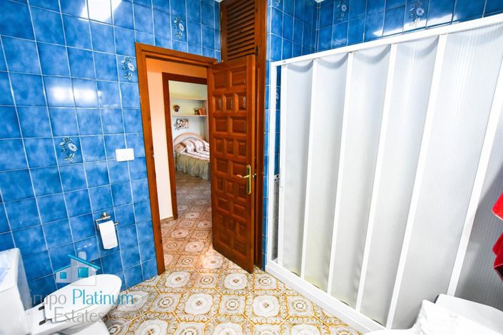 Image No.11-3 Bed Property for sale