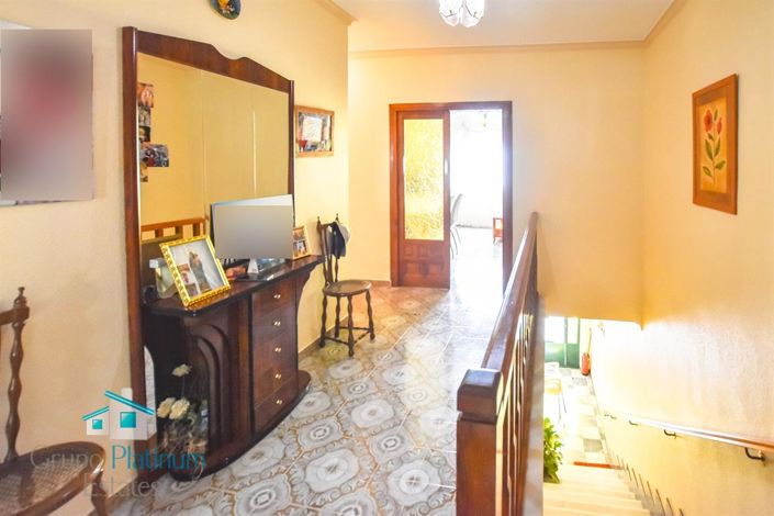 Image No.9-3 Bed Property for sale