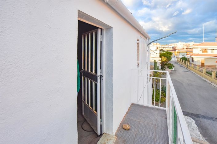 Image No.19-3 Bed Villa for sale