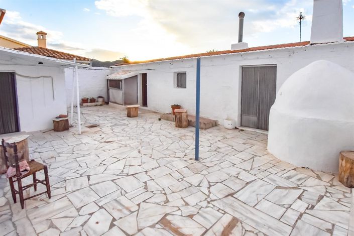 Image No.2-3 Bed Villa for sale