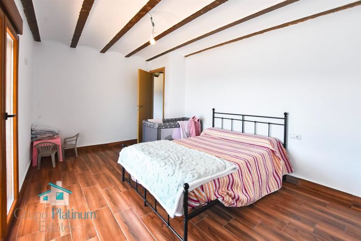 Image No.10-5 Bed Villa for sale