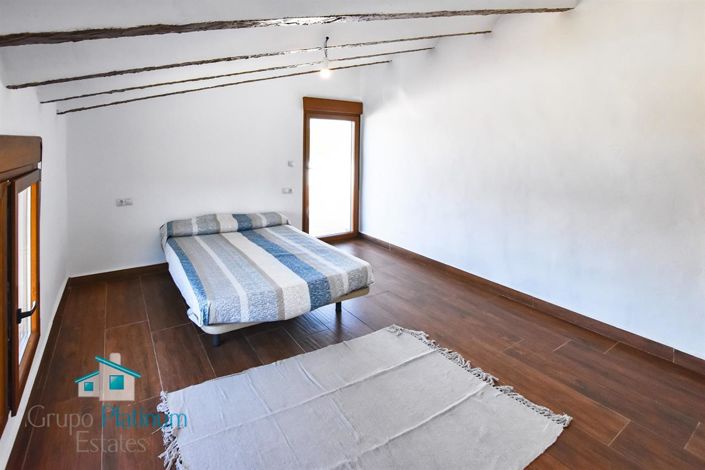 Image No.14-5 Bed Villa for sale