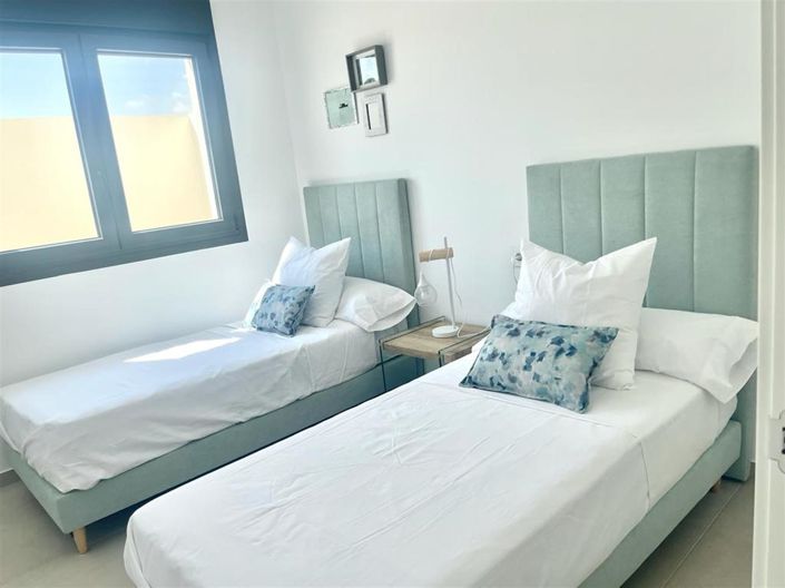 Image No.3-3 Bed Property for sale