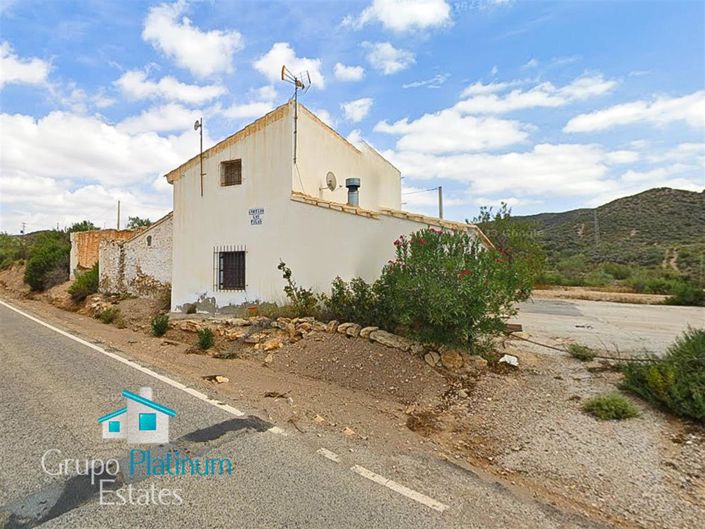 Image No.1-3 Bed Villa for sale