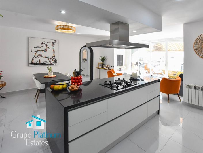 Image No.9-4 Bed Villa for sale