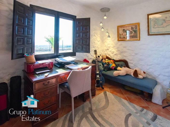 Image No.11-4 Bed Villa for sale