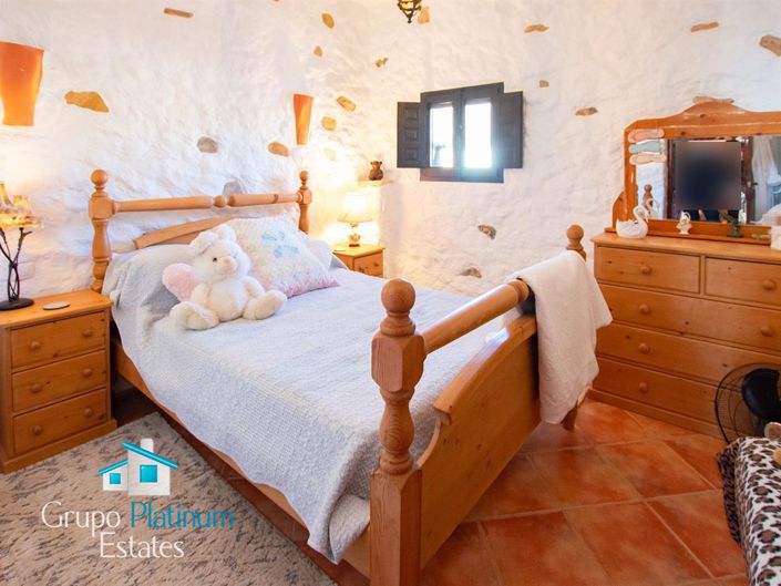 Image No.13-4 Bed Villa for sale