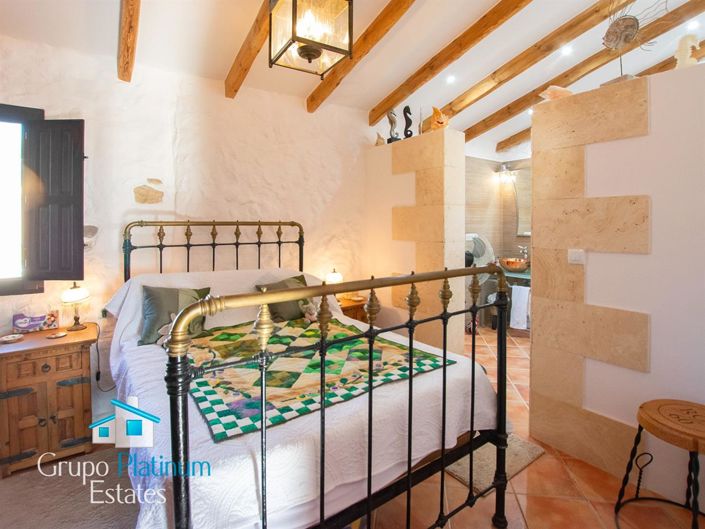 Image No.17-4 Bed Villa for sale