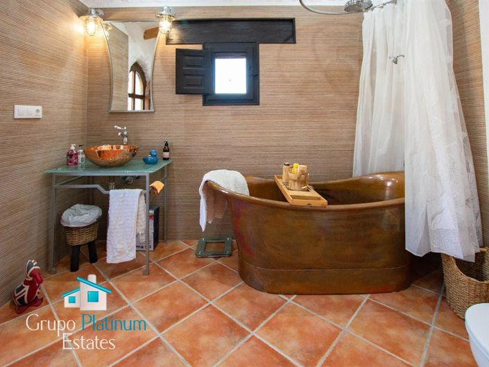 Image No.19-4 Bed Villa for sale