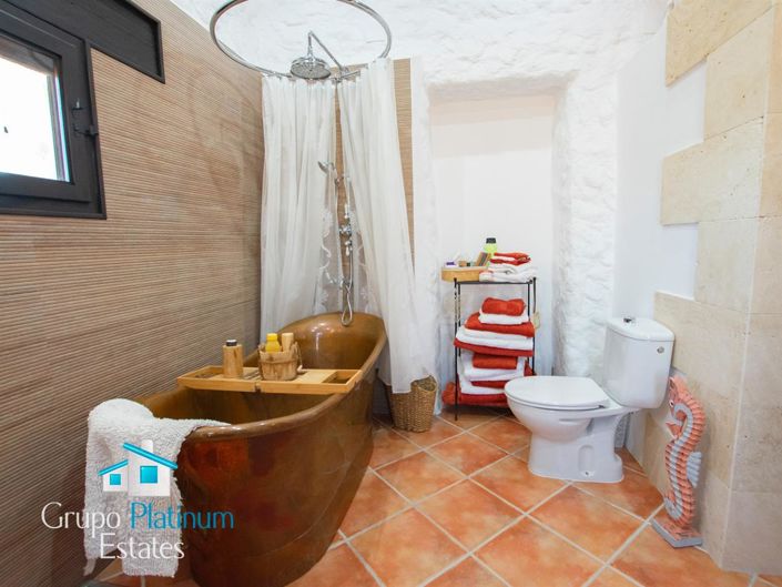 Image No.20-4 Bed Villa for sale