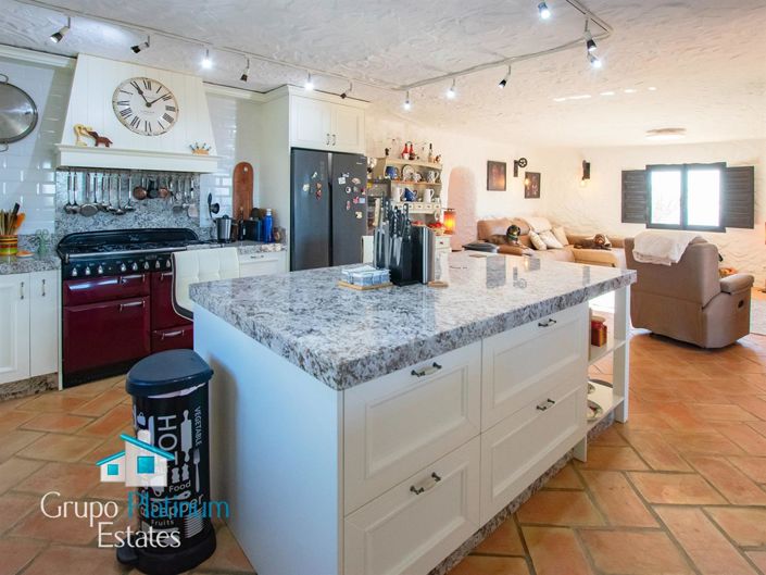 Image No.9-4 Bed Villa for sale