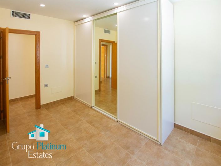 Image No.18-5 Bed Villa for sale