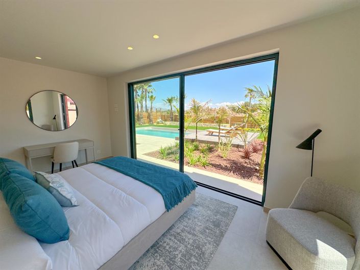 Image No.10-4 Bed Villa for sale