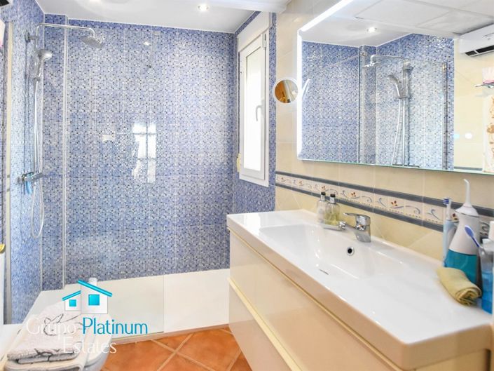 Image No.18-4 Bed Villa for sale