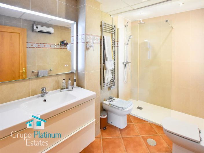 Image No.20-4 Bed Villa for sale