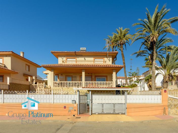 Image No.28-4 Bed Villa for sale