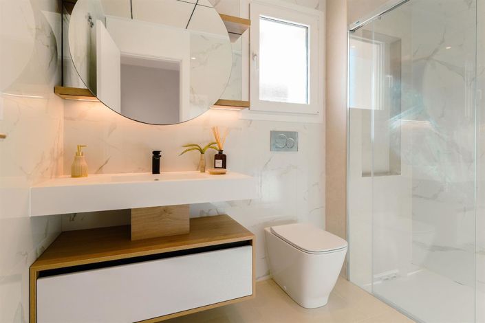 Image No.15-3 Bed Property for sale