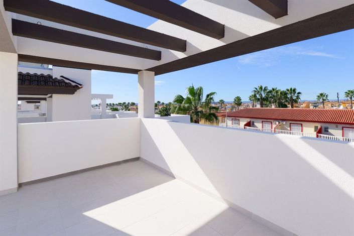 Image No.19-3 Bed Property for sale