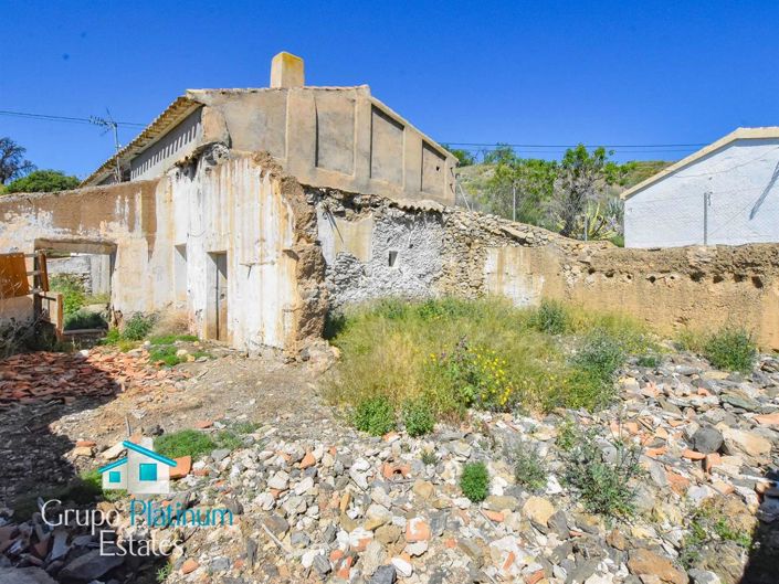 Image No.10-1 Bed Villa for sale